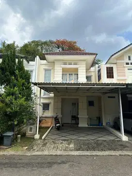 Dijual Rumah The Green BsD Rumah sudah rapi , ada lebih tanah