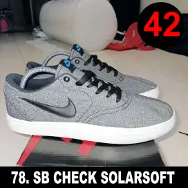 Jual Koleksi Sepatu sneakers Nike SB