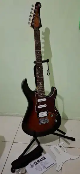 Gitar Yamaha Pacifica PAC212VFM