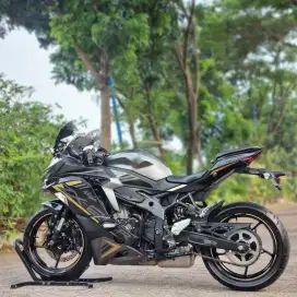 KAWASAKI ZX25R ABS SE 2021 GREY KM RENDAH PAJAK ON