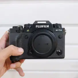 Fujifilm XT4 Body Only Fullset Box