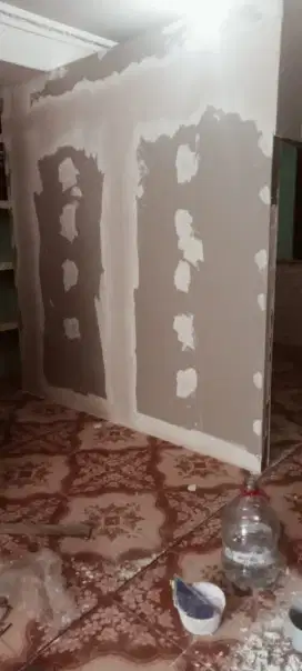 Pemasangan partisi sekat ruangan
