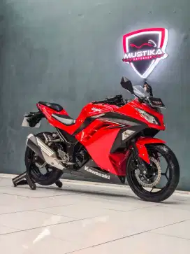 Termurah!! Kawasaki ninja 250 fi 2016 mulus nopol S Mjk. Rony Mustika