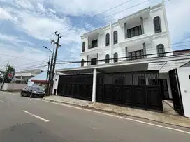 DIJUAL RUMAH MEWAH TAMAN KENTEN PALEMBANG – Rumah Baru Full Granit