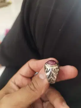 cincin batu merah ruby