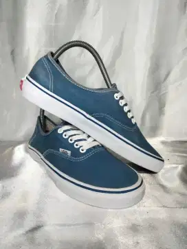 Sepatu Vans Autentic size 39-40