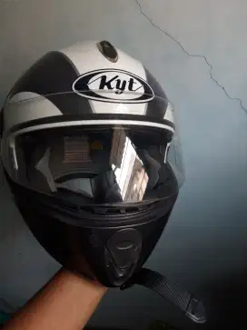 Helm full face KYT rocket size M