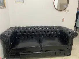 DI JUAL CEPAT SATU SET SOFA DAN MEJA
