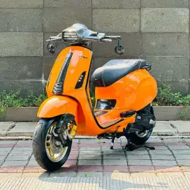 Vespa Sprint 150 IGET ABS tahun 2018 FULL MODIFIKASI warna ORANGE