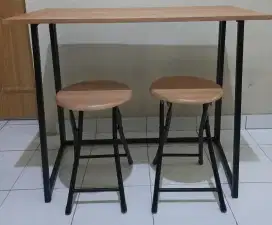 SATU SET MEJA DAN BANGKU LIPAT