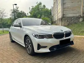 BMW 320i Sport Nik 2021