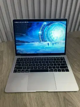 MacBook Air 2018 16/512GB i5