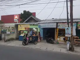Di sewakan kios pinggir jalan ramai. Samping alfa midi