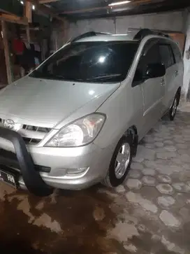 Toyota Kijang Innova 2005 Bensin