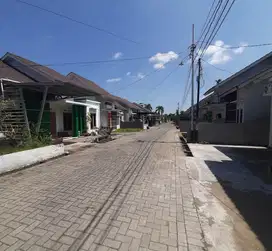 Dijual 1 unit rumah ttpe 65 - Jl. Karya / Kota Baru