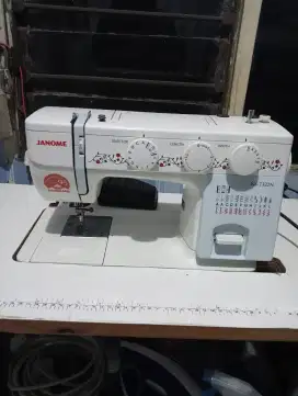 Mesin jahit Portable Janome NS 7730 N