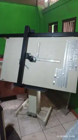 Meja gambar mutoh