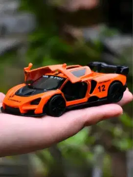 Diecast Mobil Mclaren / Nissan GTR