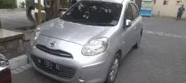 Jual mobil Nissan March