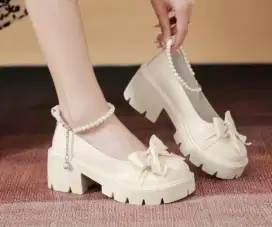 Sepatu Wanita Docmart