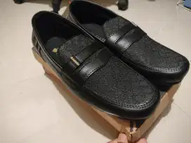 Sepatu loafer ukuran 46 (31cm) baru