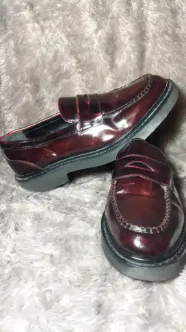 Authentic Hawkins Loafers Classic Burgundy Leather Shoes Like New