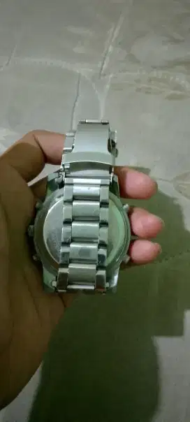 Jam tangan skmei