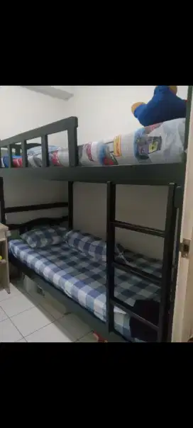 Tempat Tidur Tingkat