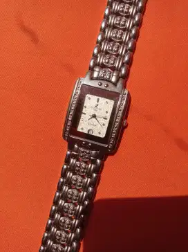 25 HOURS USA WHATCH
QUARTZ Silver Plated