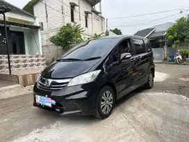 Jual mobil freed hitam plat z pajak panjang