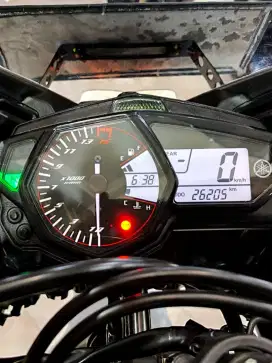 YAMAHA R25 2017 KM 26RB PUTIH HITAM. ANUGERAH MOTOR RUNGKUT TENGAH 81