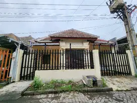 rumah 1.5 lantai sutorejo tengah siap pakai baru renov surabaya timur