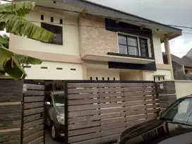 Rumah di kompleks tengah kota Mataram