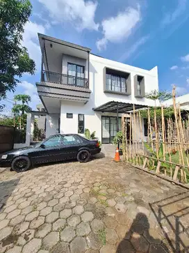 jual butuh rumah bagus di Kebayoran dekat patal Senayan Jaksel