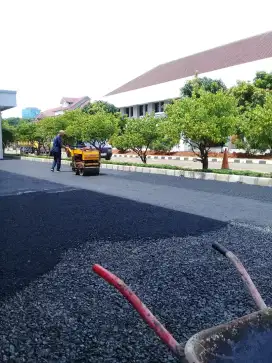 Pengaspalan jalan
