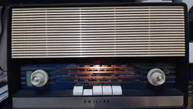 Radio Tabung Philips Type B3X16A MW dan SW hidup