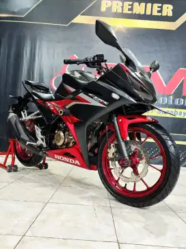 Honda CBR 150 facelift KM 10rb mewah. Anugerah Motor rungkut tengah 81