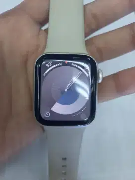 Iwatch SE2 40mm starlight