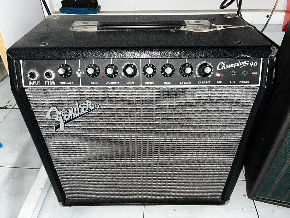 Ampli Gitar Combo Fender Champion 40 Good Condition