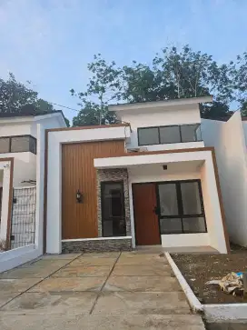 Disewakan rumah baru di Terrace Wood Estate