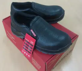 Sepatu safety / Safety shoes Cheetah 7001H