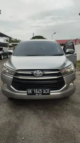 Toyota innova AT 2.4 G