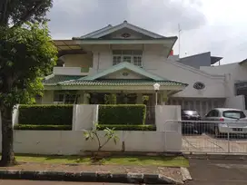 Rumah Hook Luas 2LT Menteng Garden Bintaro Jaya Sektor 7 Kompleks Elit