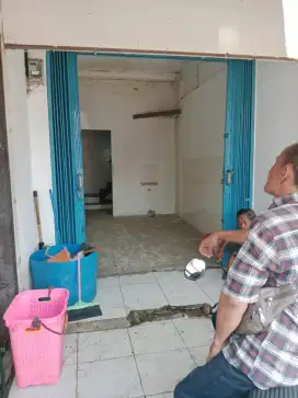 Disewakan Ruko Daerah Pasar Pucung 2 Lantai Nego