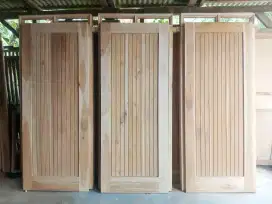 Pintu kayu mahoni kering minimalis