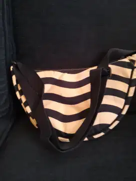 Tas sadel UNIQLO.beli  baru tapi ga kepake