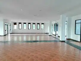 SEWA GEDUNG STRATEGIS DI SUKAJADI