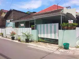 Rumah Bagus Sewa Siap Huni di Jajar Tengah Kota Solo