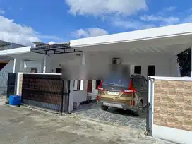 RUMAH TENGAH KOTA BERNUANSA MINIMALIS ELEGAN LOKASI DALAM PERUMAHAN