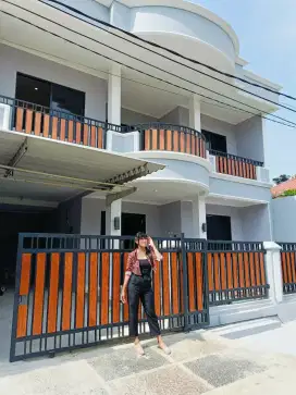 TURUN HARGA! JUAL CEPAT GRIYALOKA BSD TANGSEL. RENOV CANTIK SIAP HUNI!